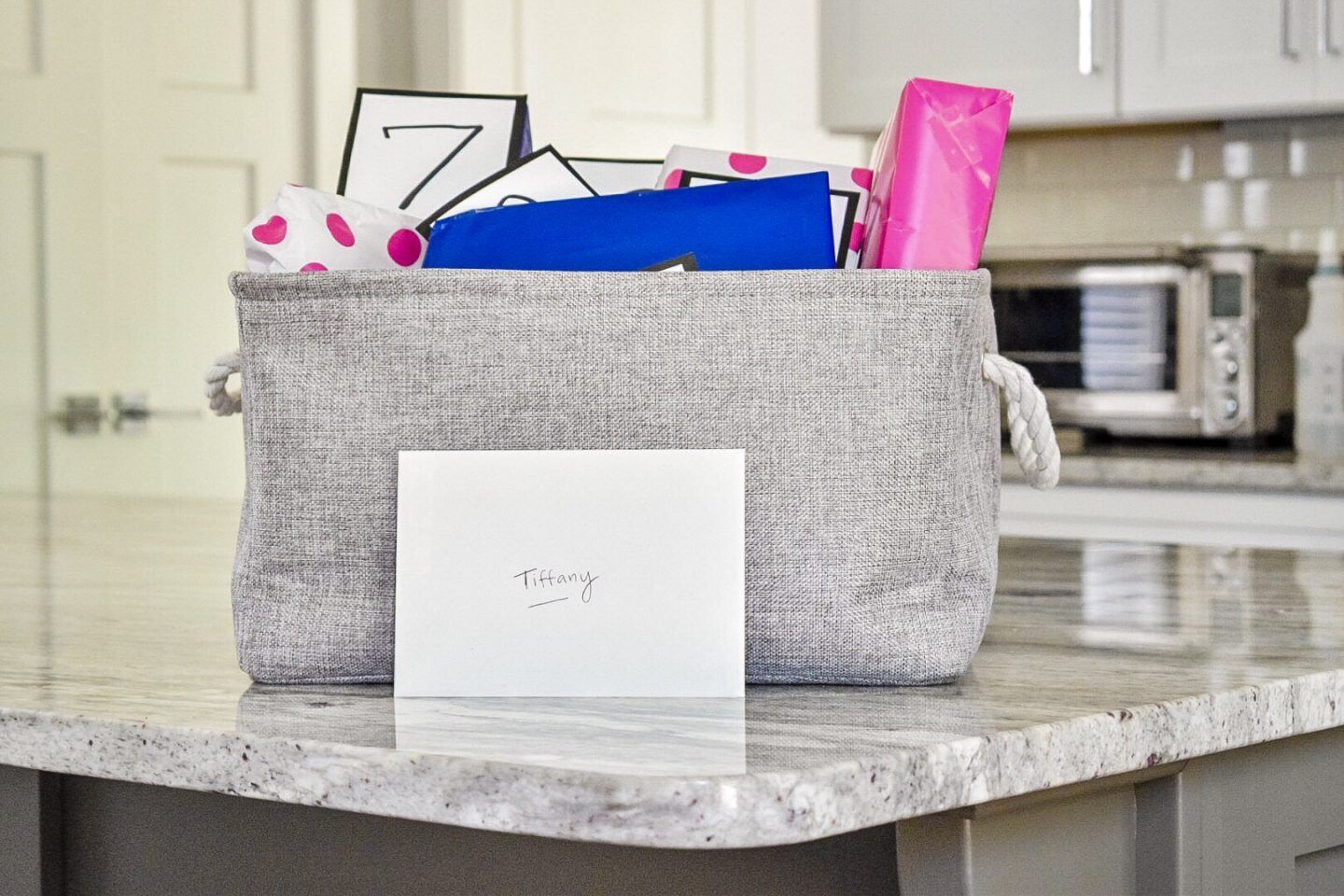 pregnancy present for first time mom
