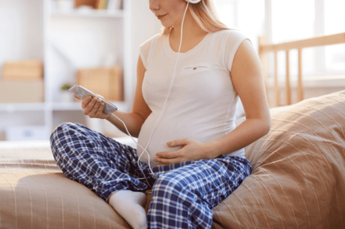 8 of the Best Pregnancy Podcasts to Subscribe to ASAP